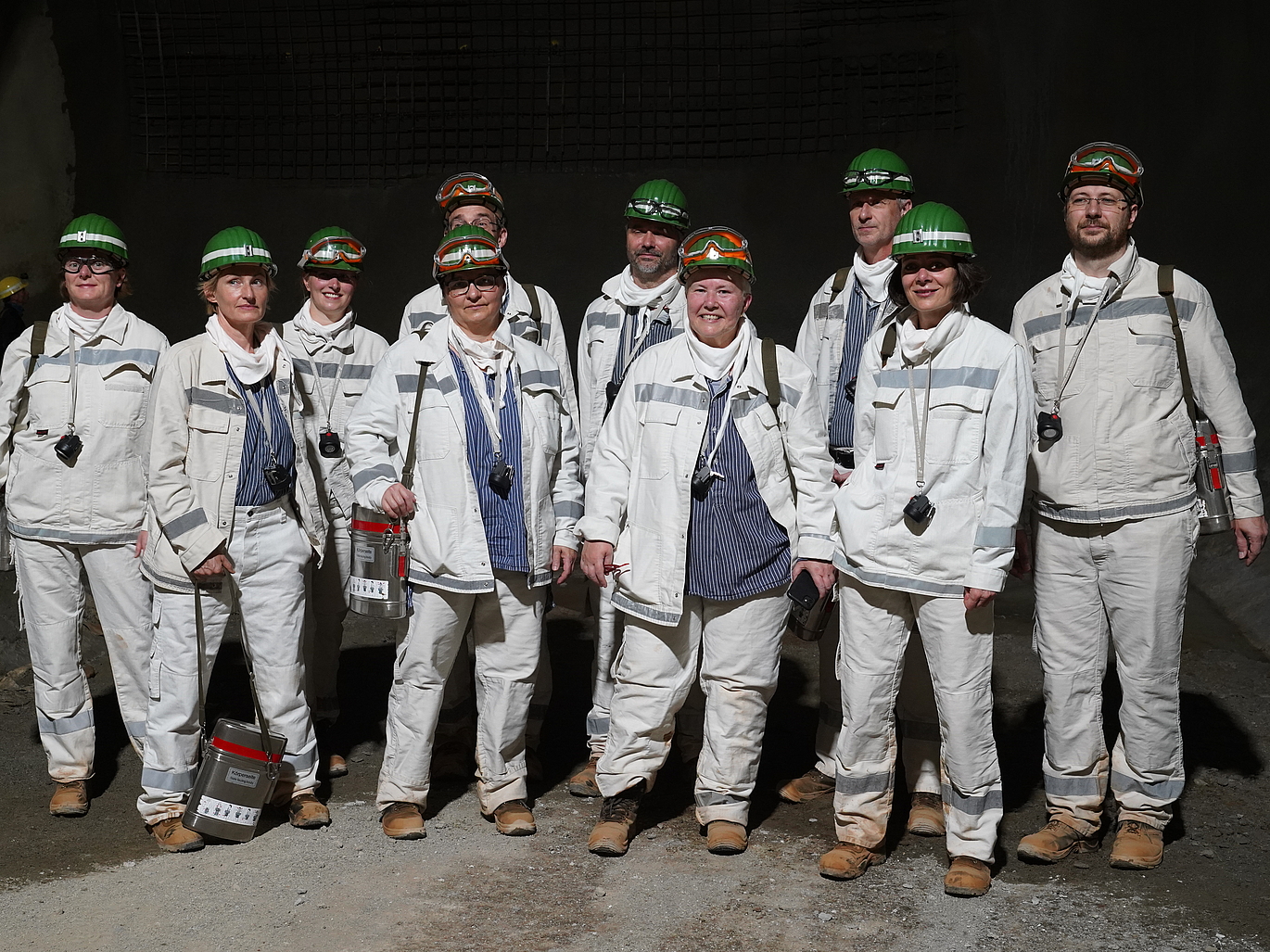 Die Teilnehmerinnen und Teilnehmer der Exkursion in der Schachtanlage Konrad Gruppenbild der Teilnehmerinnen und Teilnehmer der Exkursion in der Schachtanlage Konrad